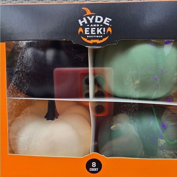 New Hyde & Eek 8pk Pumpkins Indoor Decorative Black White Green NIB - Picture 3 of 7